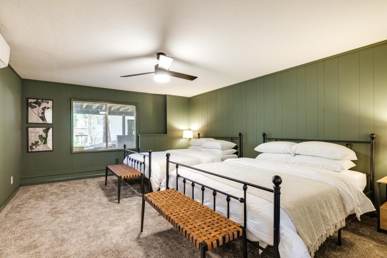 Stunning With Wraparound Deck! * Twain Harte